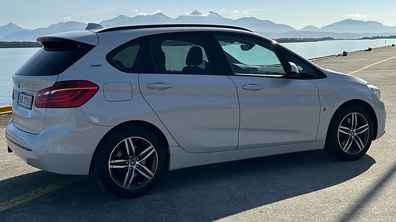 BMW 225xe 5 of 26