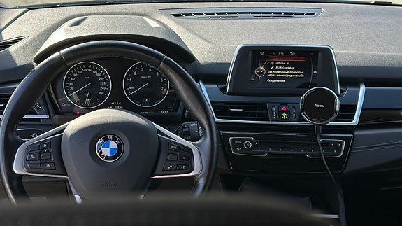 BMW 225xe 17 of 26