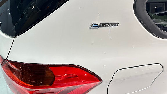 BMW 225xe 25 of 26