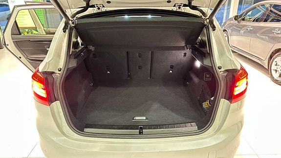 BMW 225xe 19 of 26