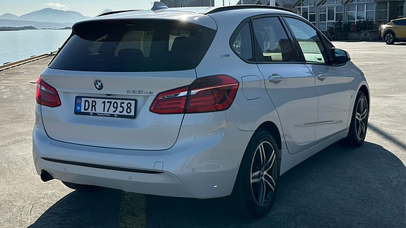 BMW 225xe 6 of 26