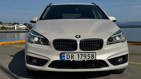 BMW 225xe 13 of 26