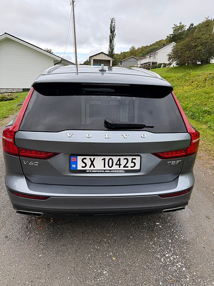 Volvo V60 3 of 4