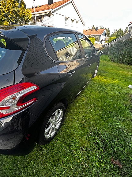 Peugeot 208 6 of 30