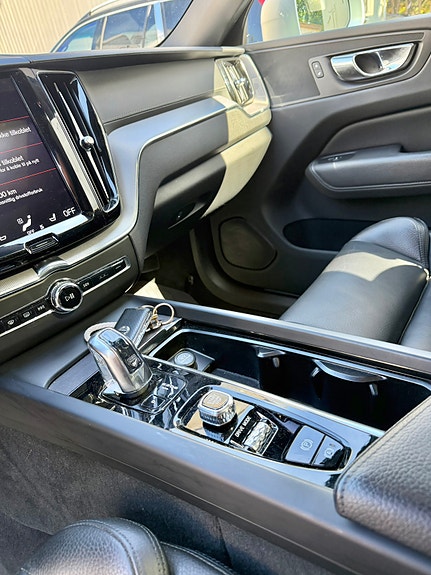 Volvo XC60 24 of 30