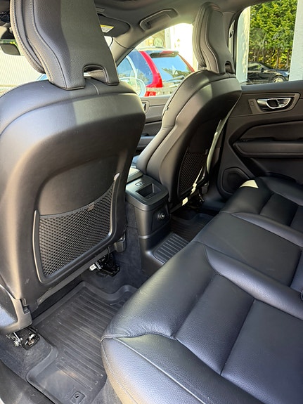 Volvo XC60 13 of 30