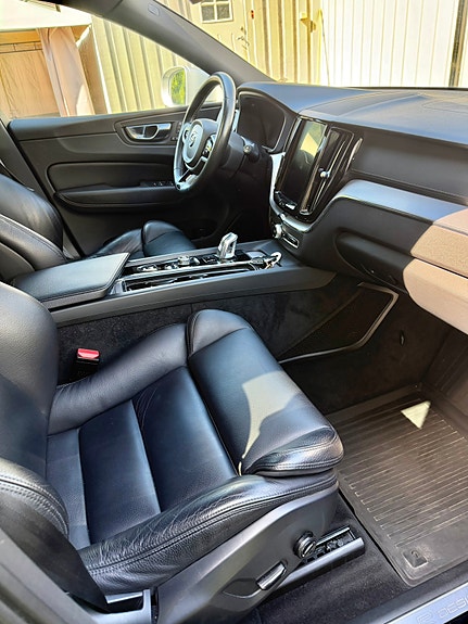 Volvo XC60 19 of 30