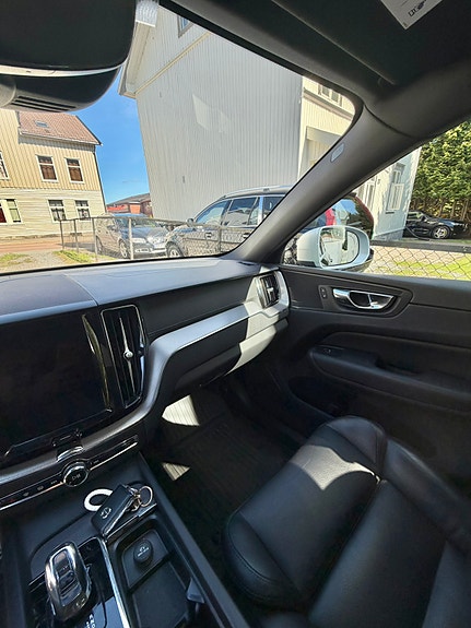 Volvo XC60 17 of 30
