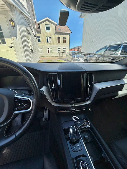 Volvo XC60 18 of 30