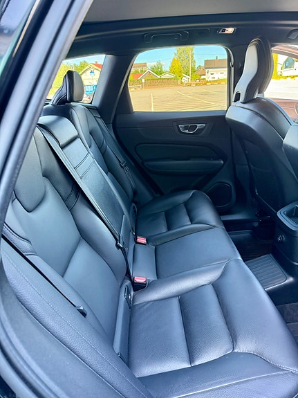 Volvo XC60 27 of 30