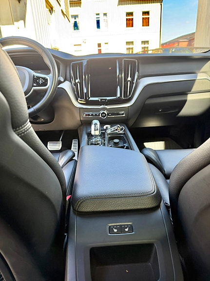 Volvo XC60 15 of 30