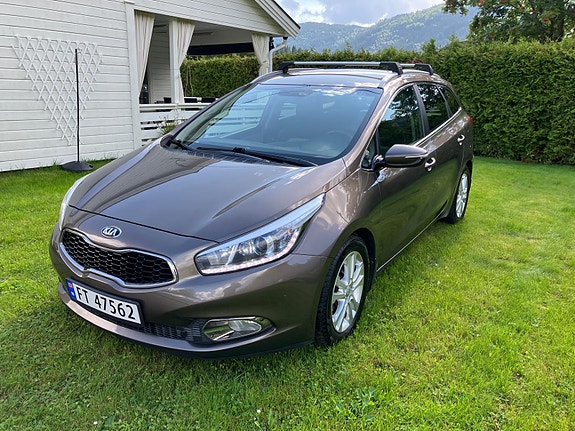 Kia Ceed 2 of 27