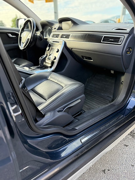 Volvo XC70 19 of 28