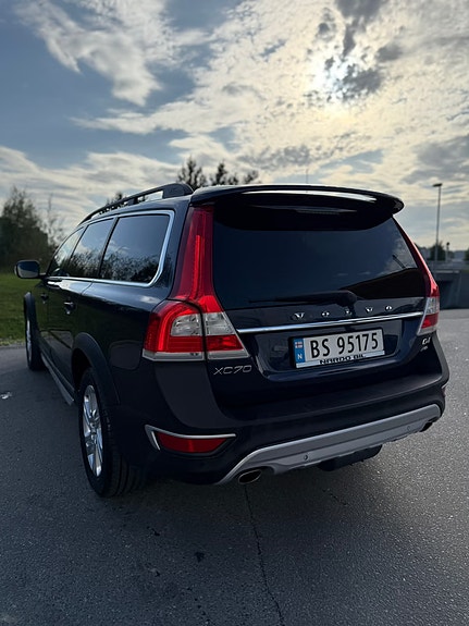 Volvo XC70 13 of 28