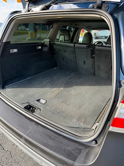 Volvo XC70 18 of 28