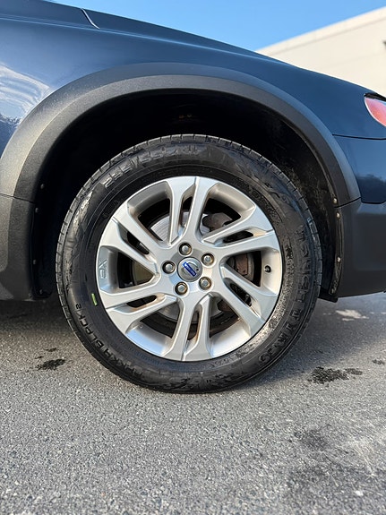 Volvo XC70 10 of 28
