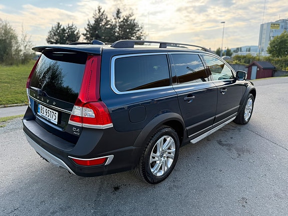 Volvo XC70 3 of 28