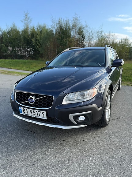 Volvo XC70 15 of 28