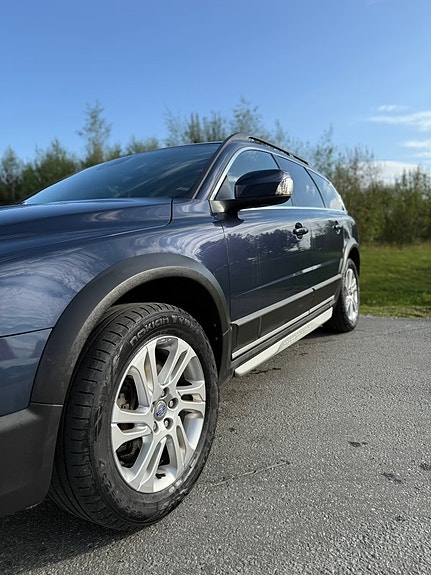 Volvo XC70 16 of 28