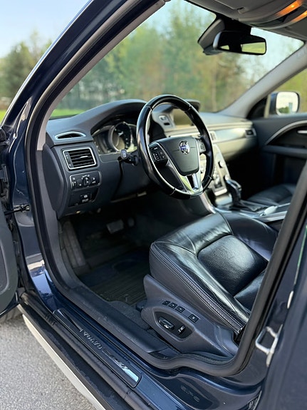 Volvo XC70 6 of 28