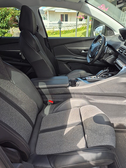 Peugeot 5008 8 of 26