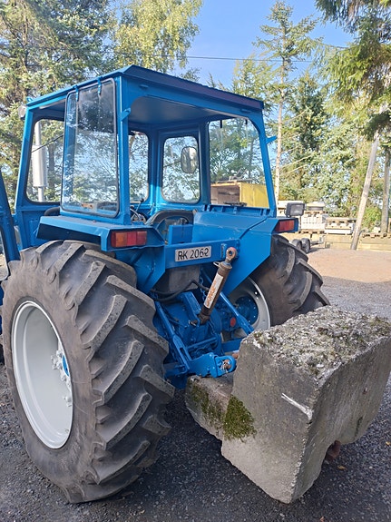 Ford 4600 14 of 16