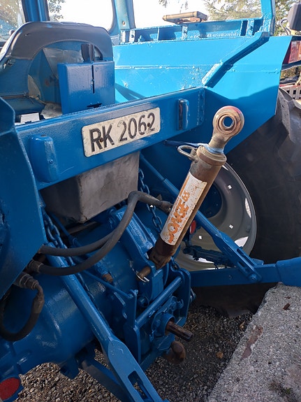 Ford 4600 4 of 16