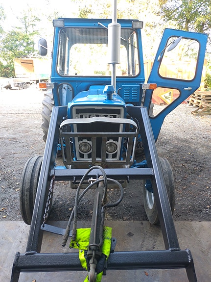 Ford 4600 8 of 16