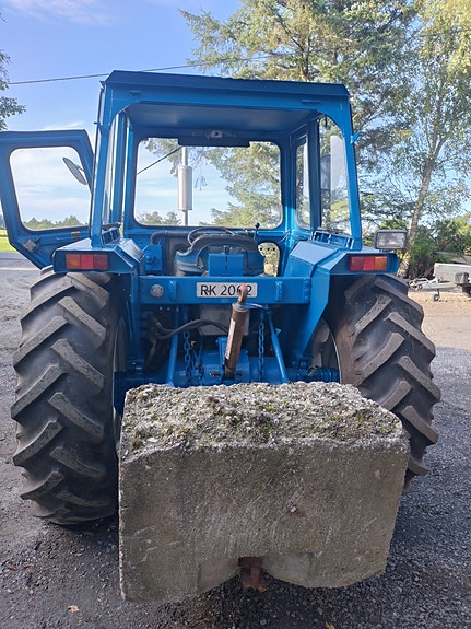 Ford 4600 15 of 16