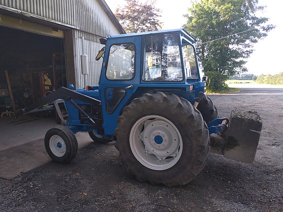 Ford 4600 9 of 16
