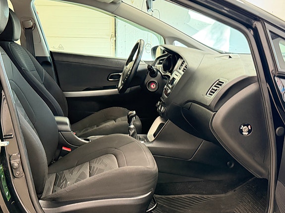 Kia Ceed 12 of 30