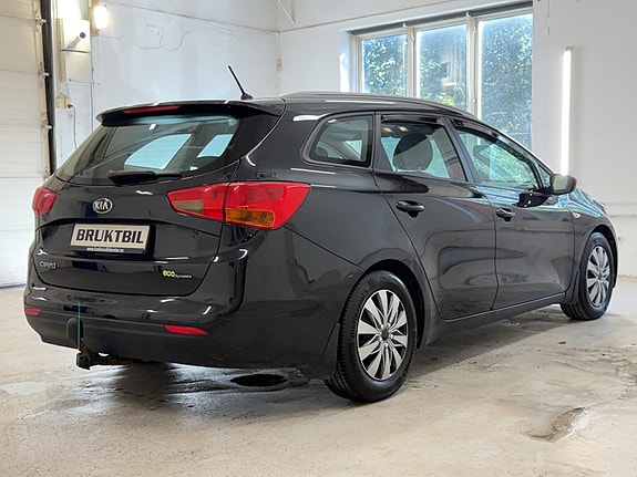 Kia Ceed 10 of 30