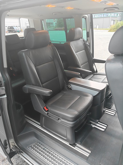 Volkswagen Multivan 10 of 19