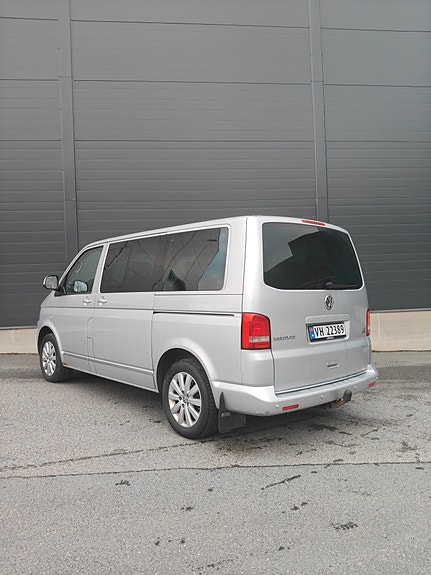 Volkswagen Multivan 4 of 19