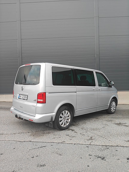 Volkswagen Multivan 3 of 19