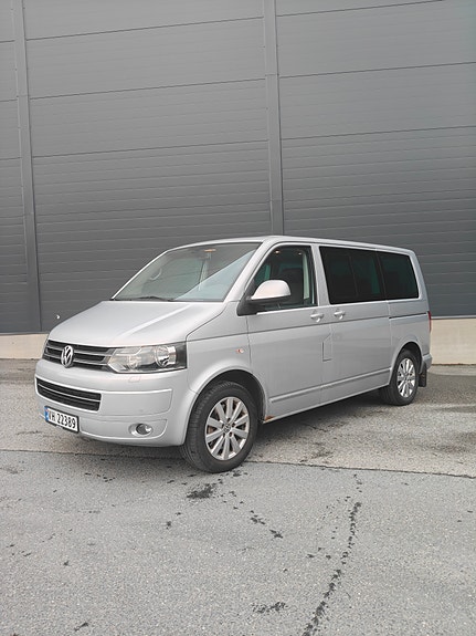 Volkswagen Multivan 2 of 19
