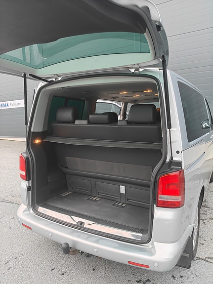 Volkswagen Multivan 9 of 19