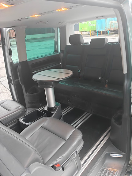 Volkswagen Multivan 13 of 19