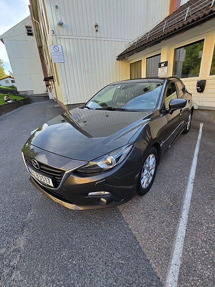Mazda 3 2 of 24