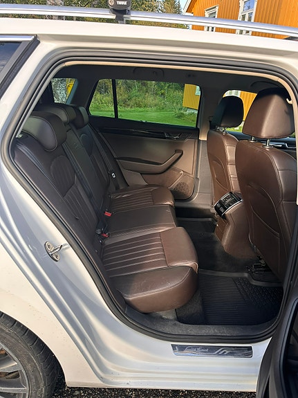 Skoda Superb 18 of 19
