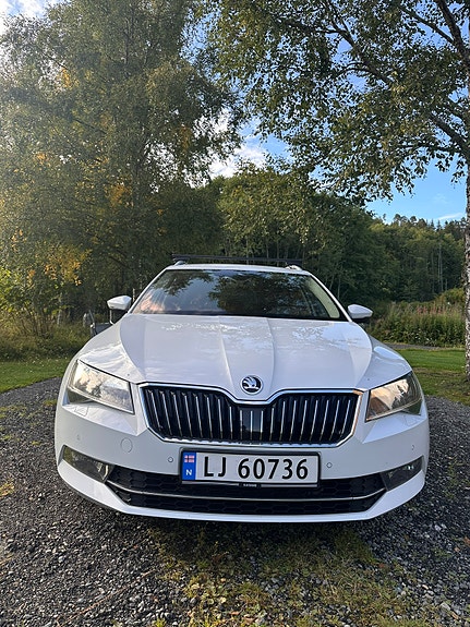 Skoda Superb 8 of 19
