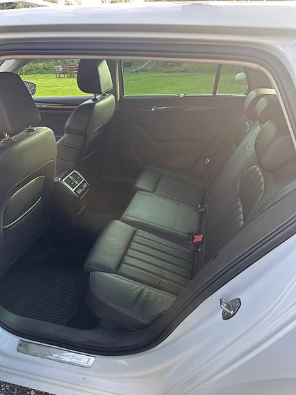 Skoda Superb 14 of 19
