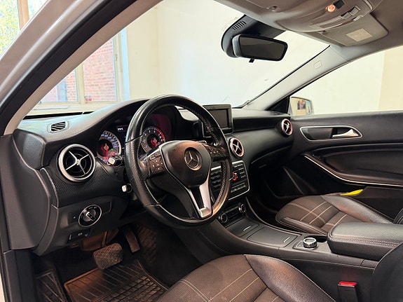 Mercedes-Benz 180 19 of 30