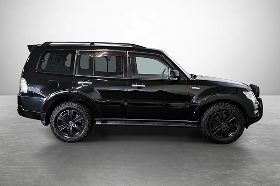 Mitsubishi Pajero 5 of 24