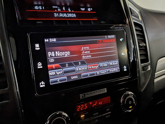 Mitsubishi Pajero 15 of 24