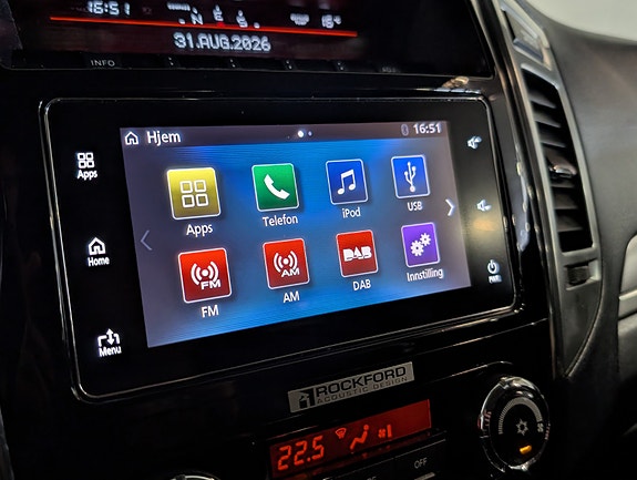 Mitsubishi Pajero 17 of 24