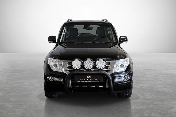 Mitsubishi Pajero 3 of 24