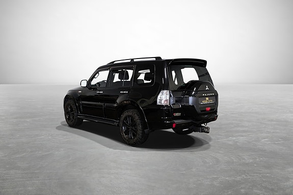 Mitsubishi Pajero 9 of 24