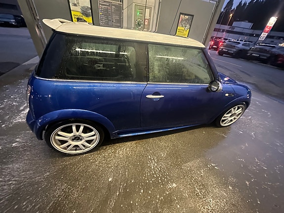 MINI Cooper S 9 of 30