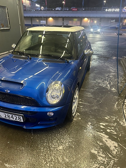 MINI Cooper S 4 of 30